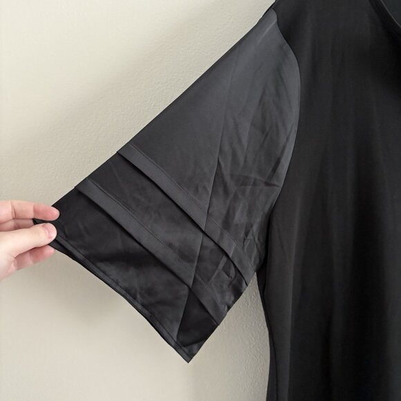 Chicos Women Sz 2 US L Black Notched Neckline Jersey Satin Tiered-Sleeve Tee NWT - Picture 8 of 13